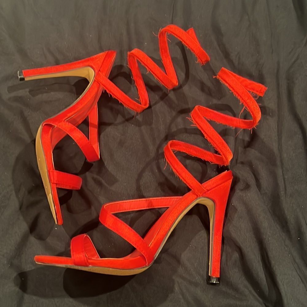 Red heels size 39 - Picture 2 of 3